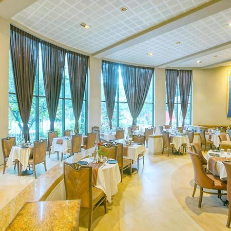 Neelam The Glitz Hotel Calangute Exterior photo
