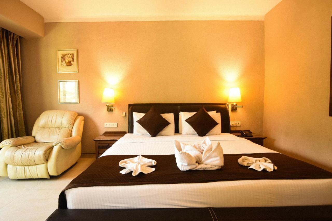 Neelam The Glitz Hotel Calangute Exterior photo