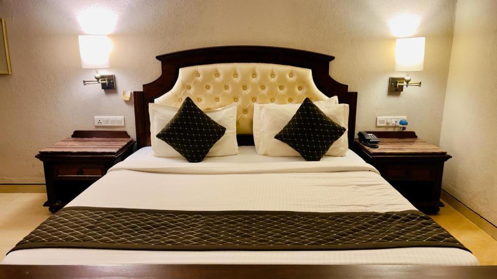 Neelam The Glitz Hotel Calangute Exterior photo