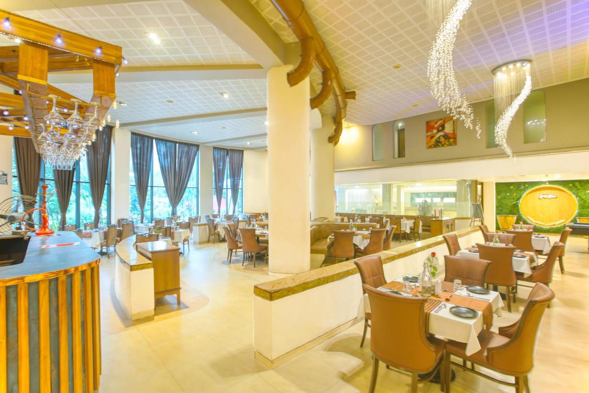 Neelam The Glitz Hotel Calangute Exterior photo