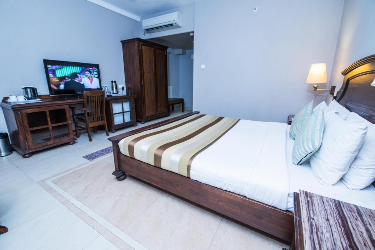 Neelam The Glitz Hotel Calangute Exterior photo